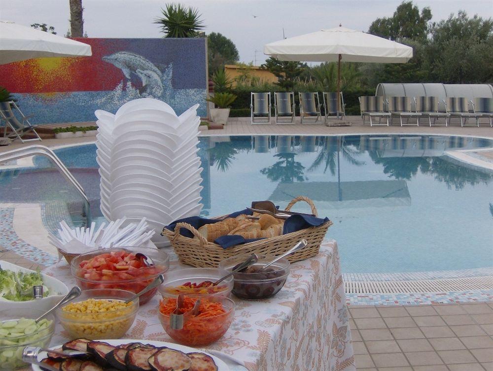 Hotel Marina Roseto Degli Abruzzi Extérieur photo