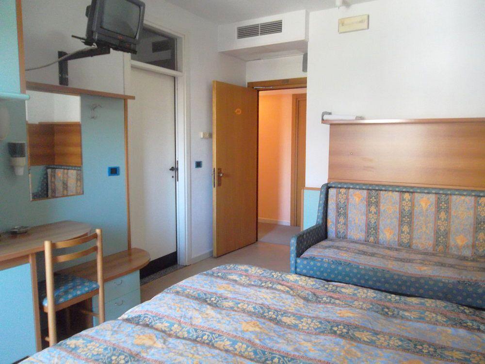 Hotel Marina Roseto Degli Abruzzi Extérieur photo