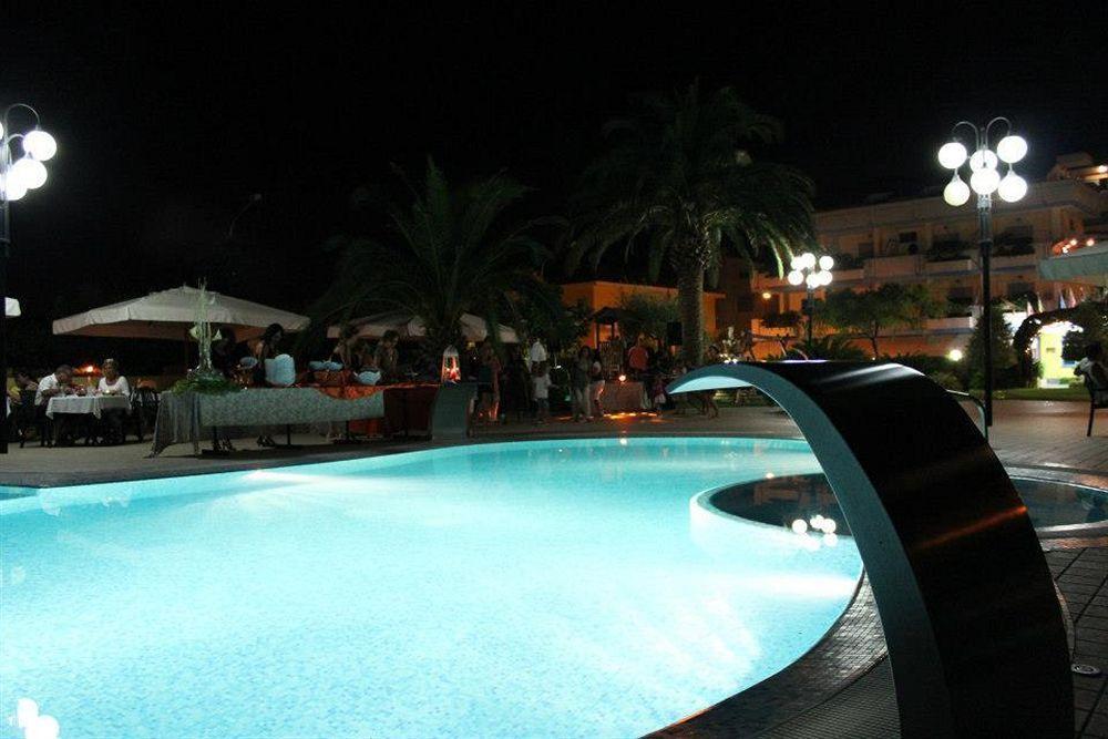 Hotel Marina Roseto Degli Abruzzi Extérieur photo