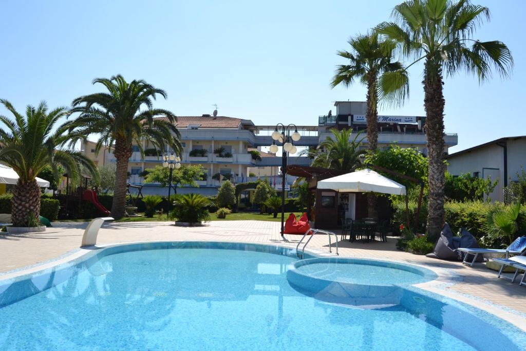 Hotel Marina Roseto Degli Abruzzi Extérieur photo