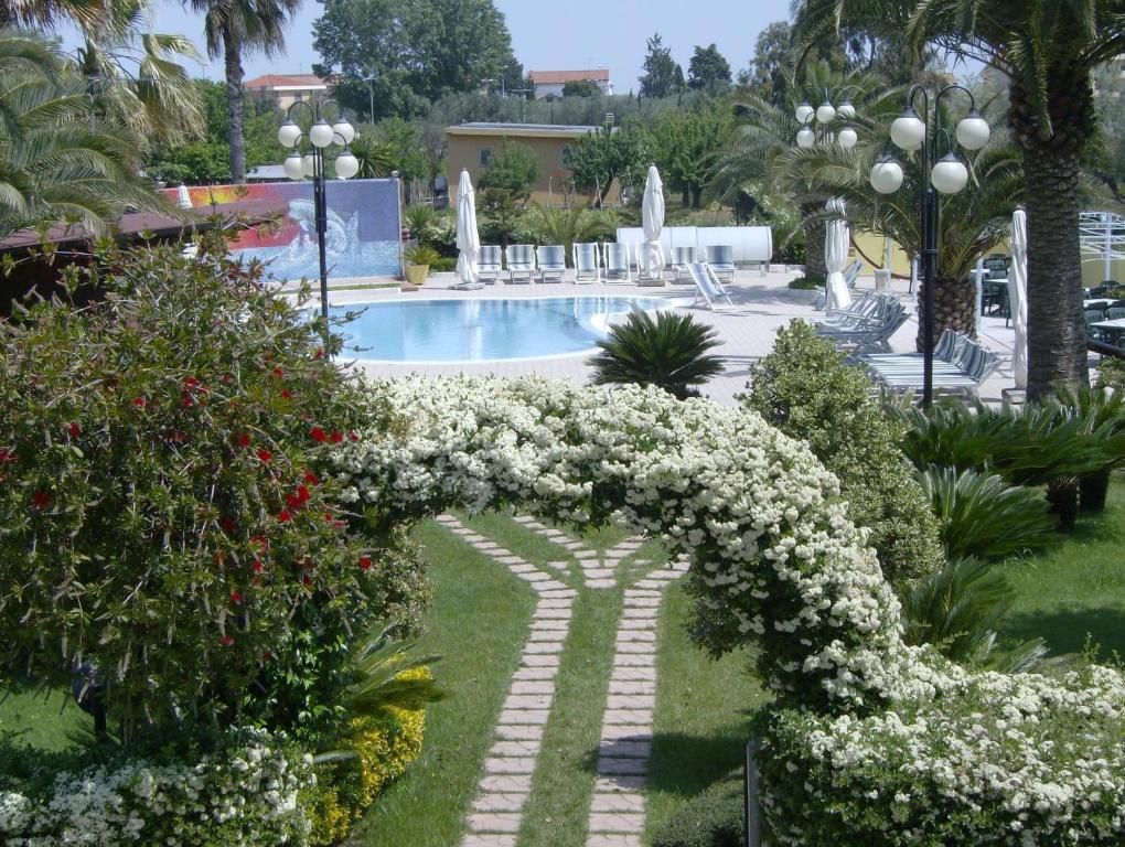 Hotel Marina Roseto Degli Abruzzi Extérieur photo