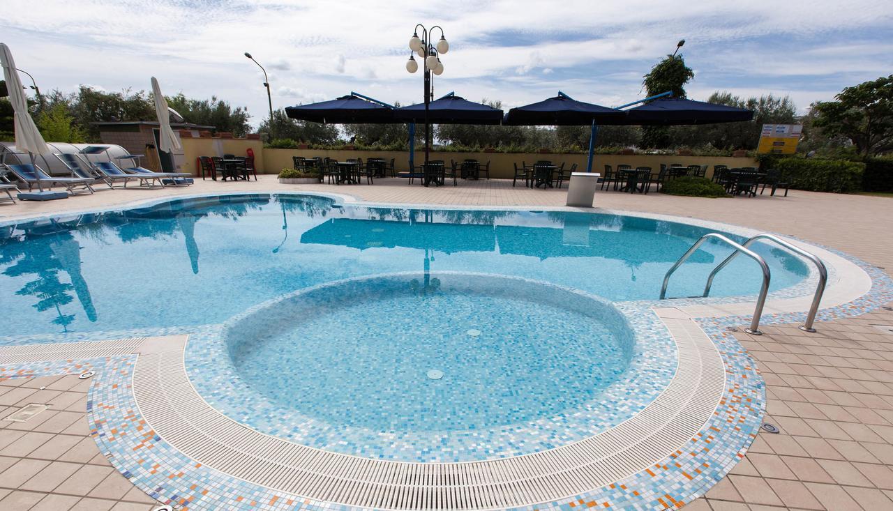 Hotel Marina Roseto Degli Abruzzi Extérieur photo
