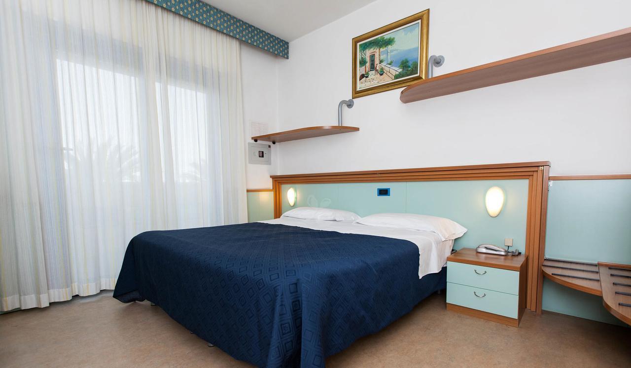 Hotel Marina Roseto Degli Abruzzi Extérieur photo