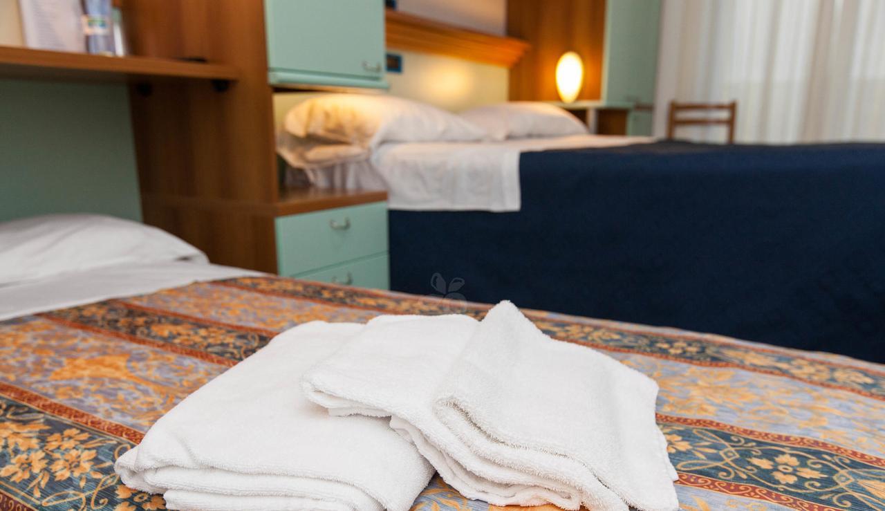 Hotel Marina Roseto Degli Abruzzi Extérieur photo
