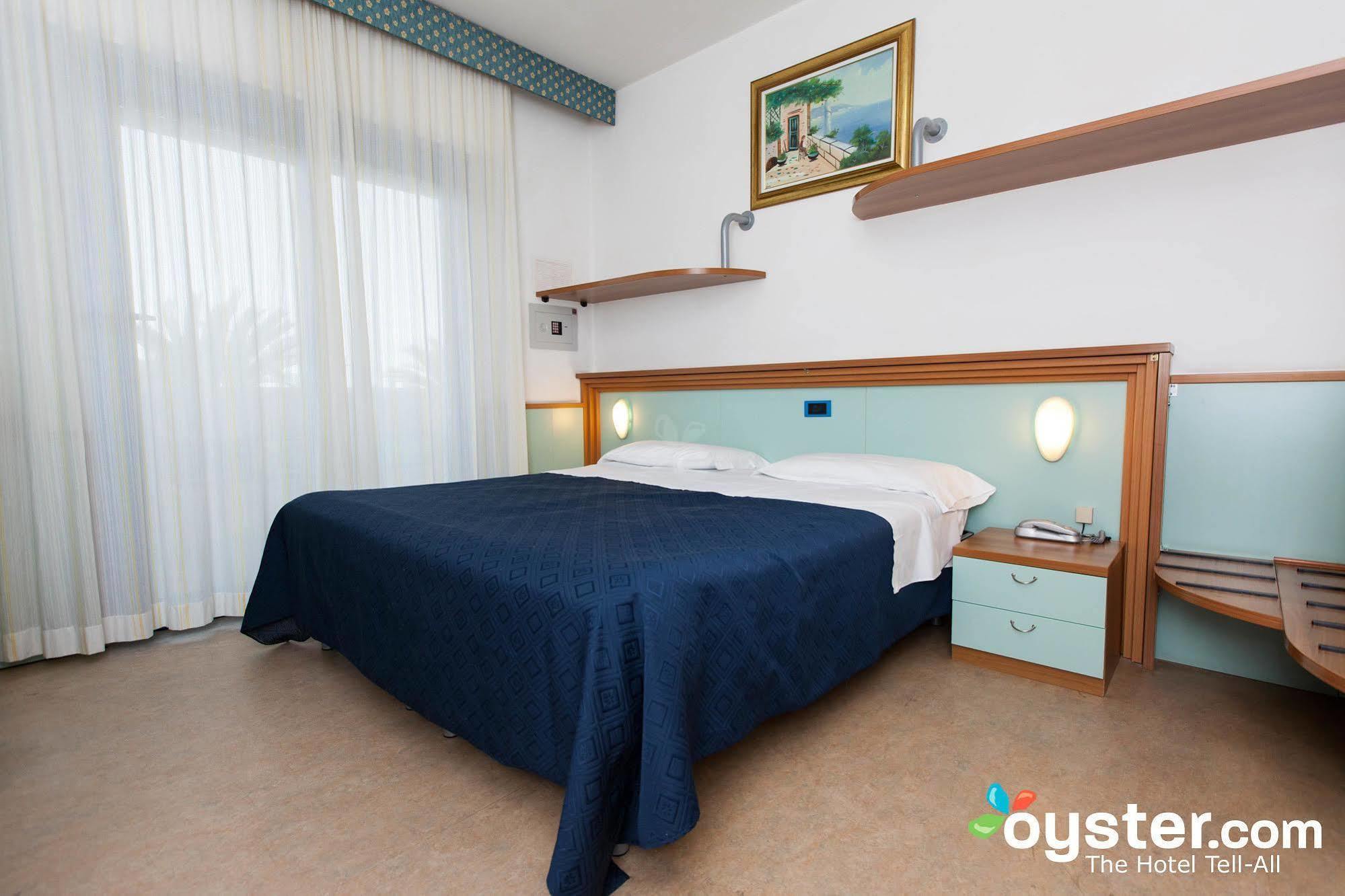 Hotel Marina Roseto Degli Abruzzi Extérieur photo