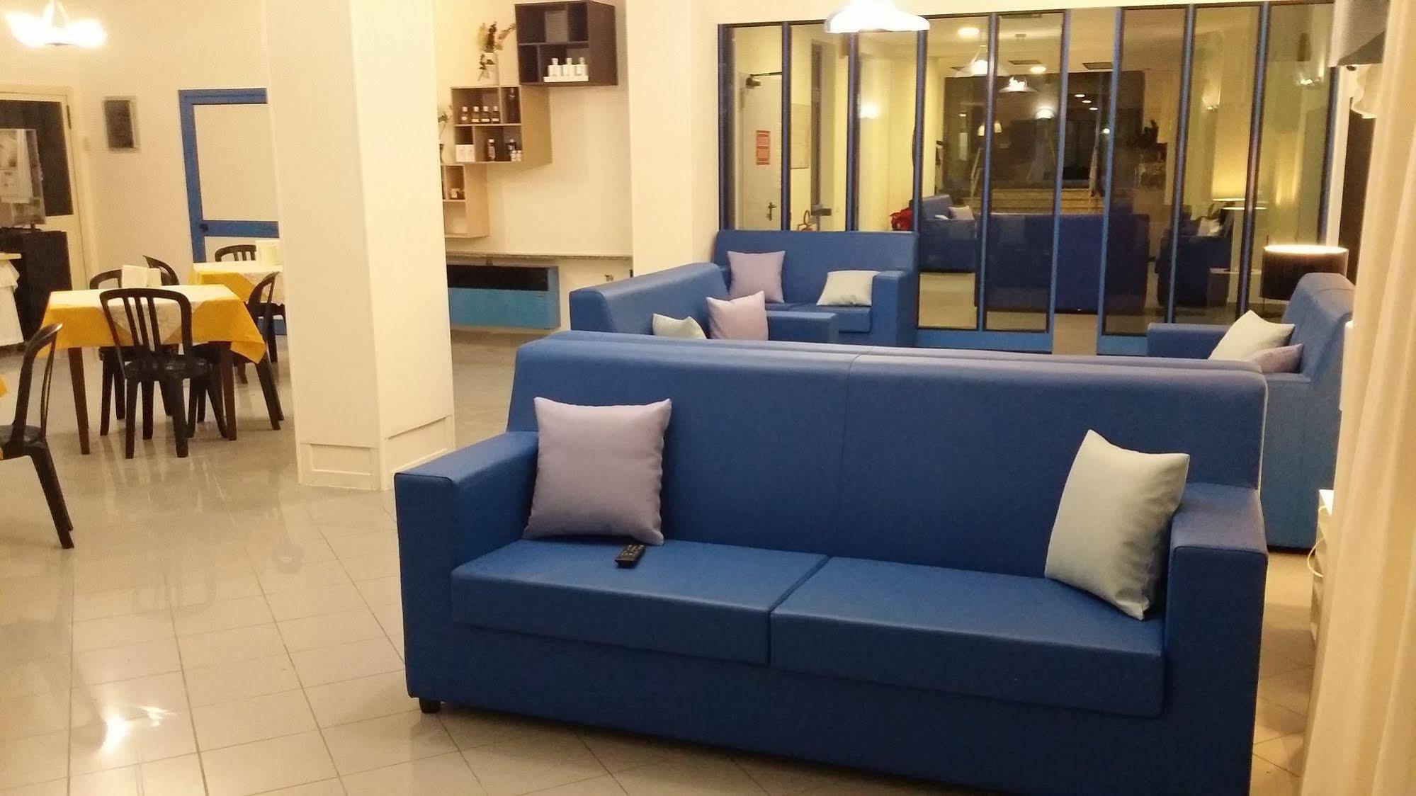 Hotel Marina Roseto Degli Abruzzi Extérieur photo